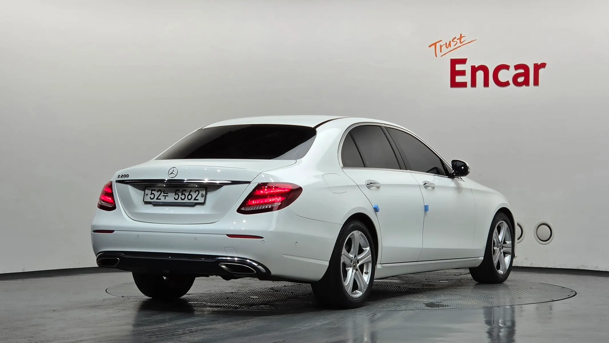 Mercedes-Benz E-Class W213 E200 2018 2/31