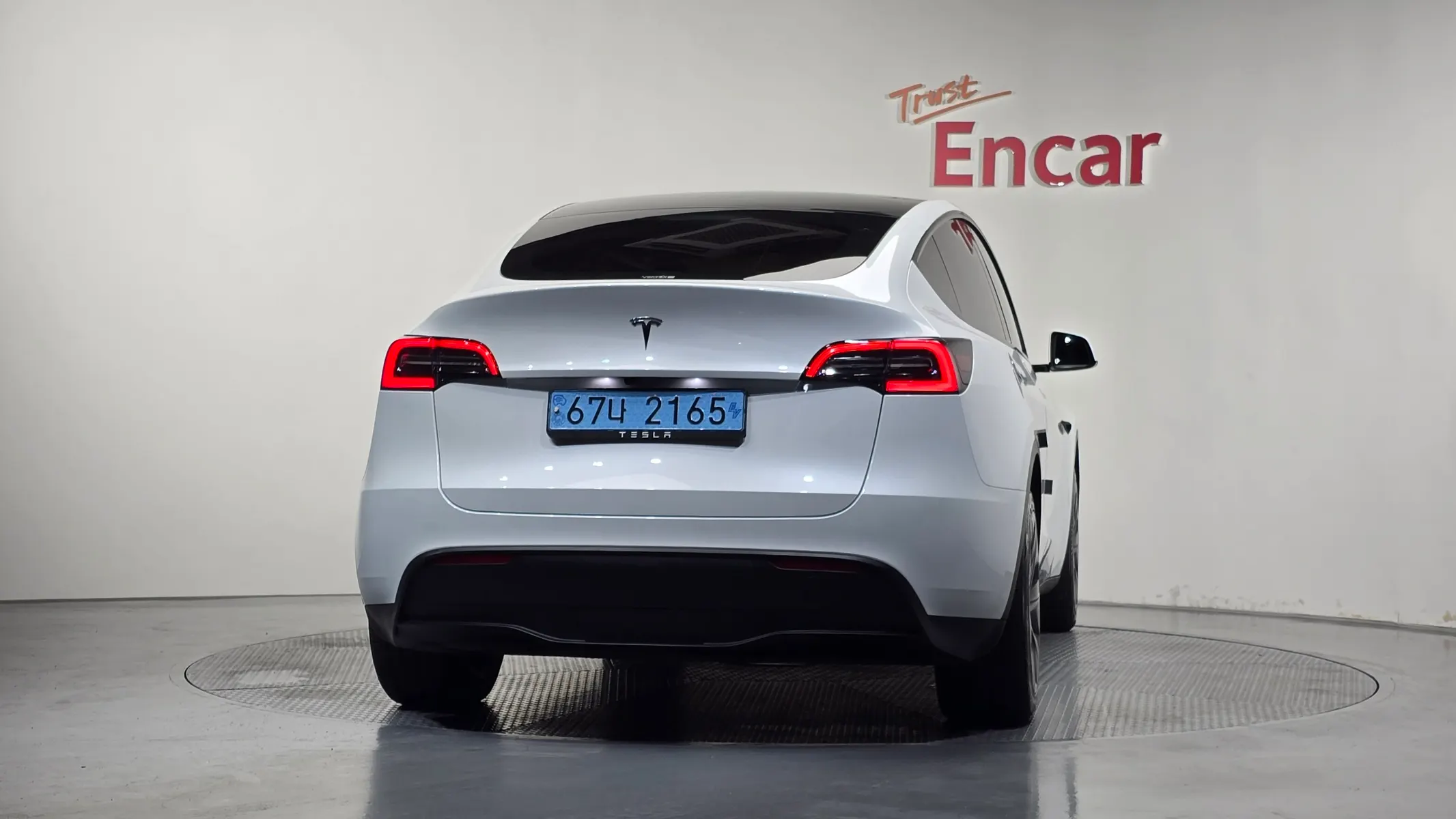 Tesla Y RWD 2024 3/5
