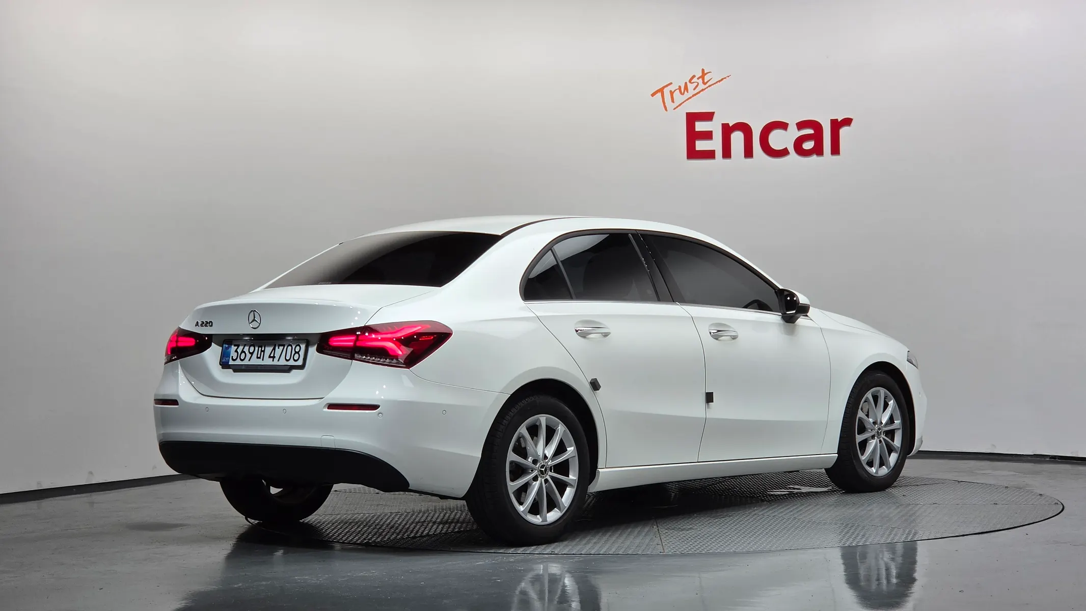 Mercedes-Benz A-Class W177 A220 2020 2/31