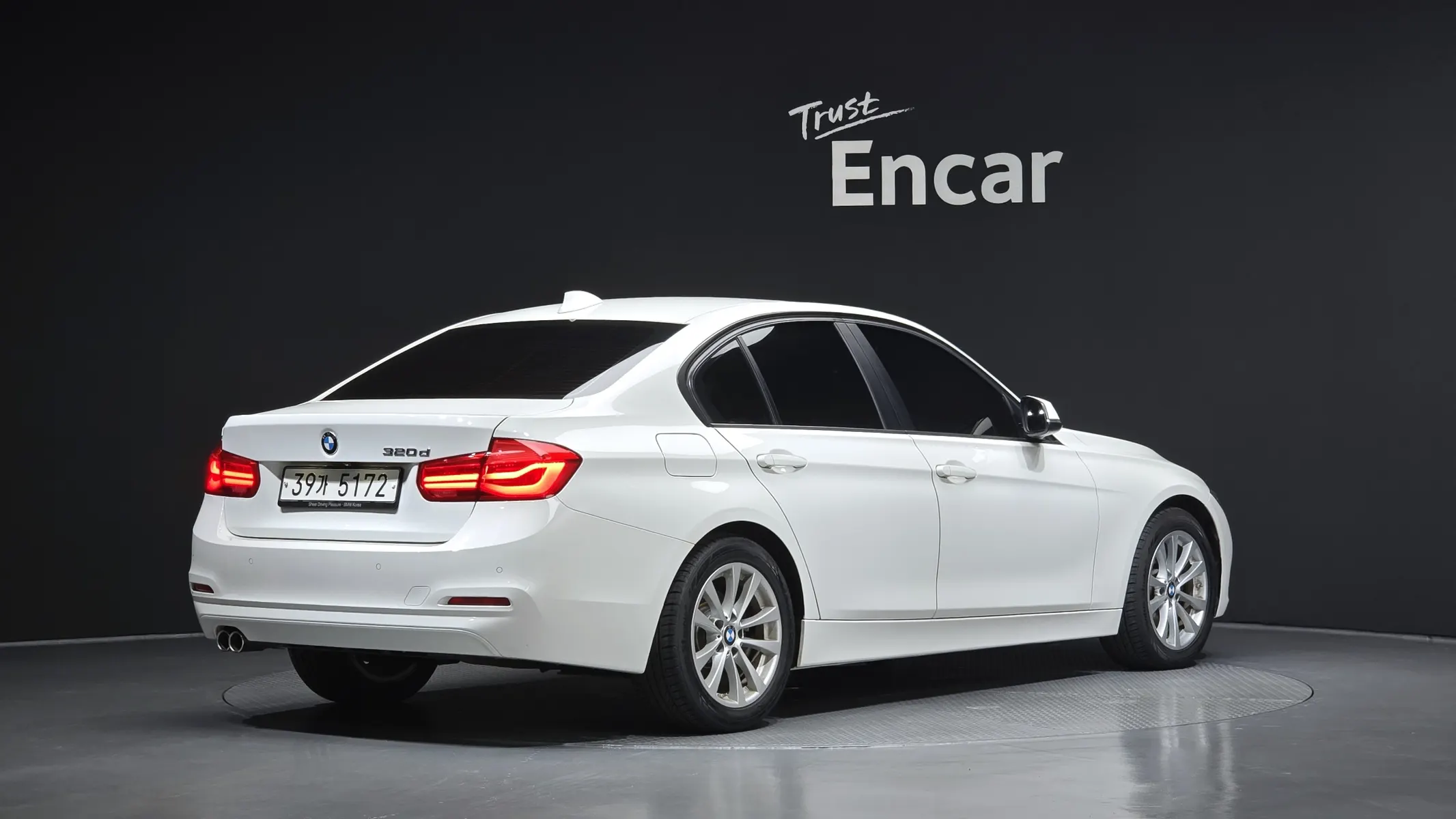 BMW 3 Series (F30) 320d 2018 2/35