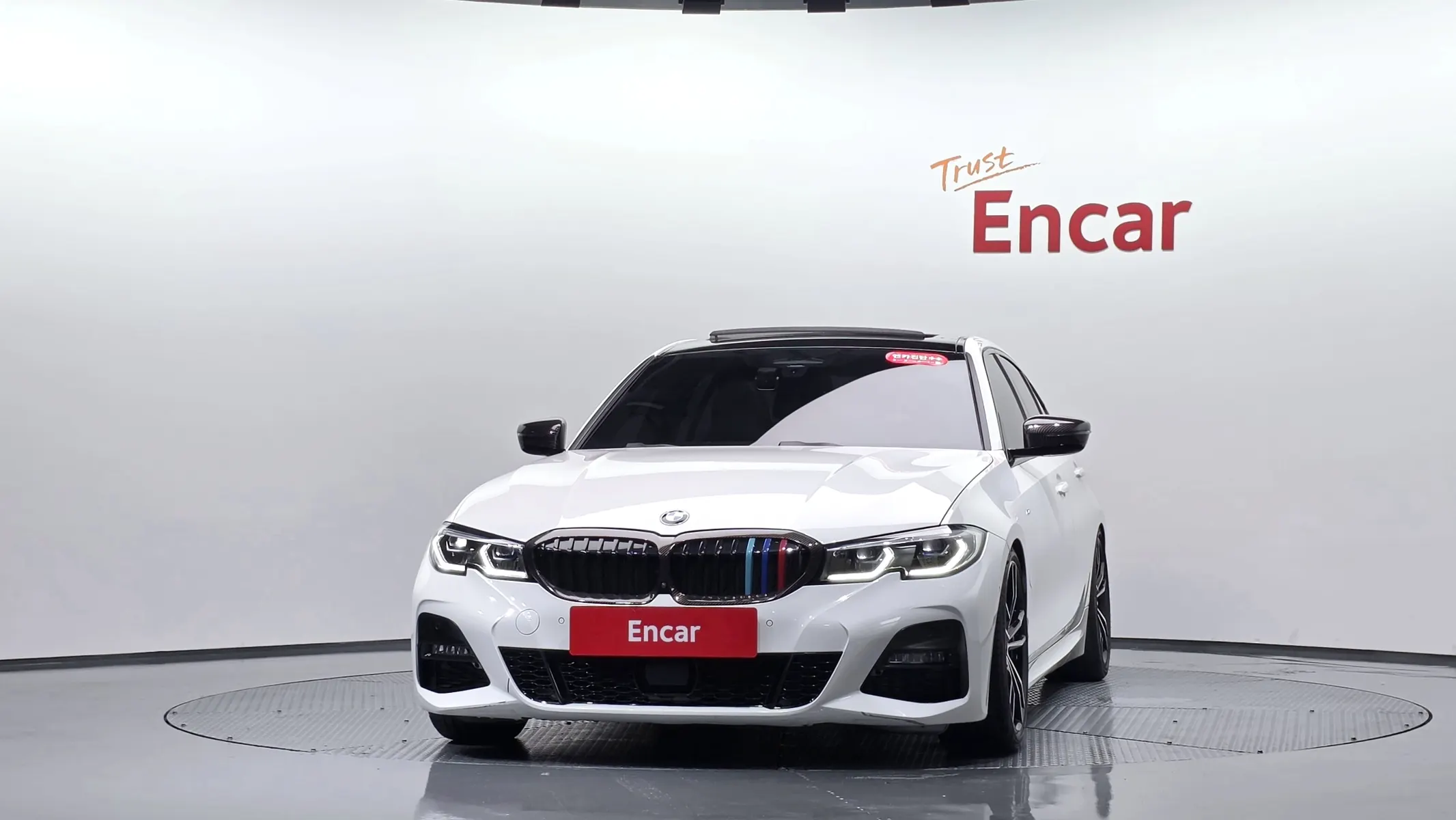 BMW 3 Series (G20) 330i M 2019 2/33