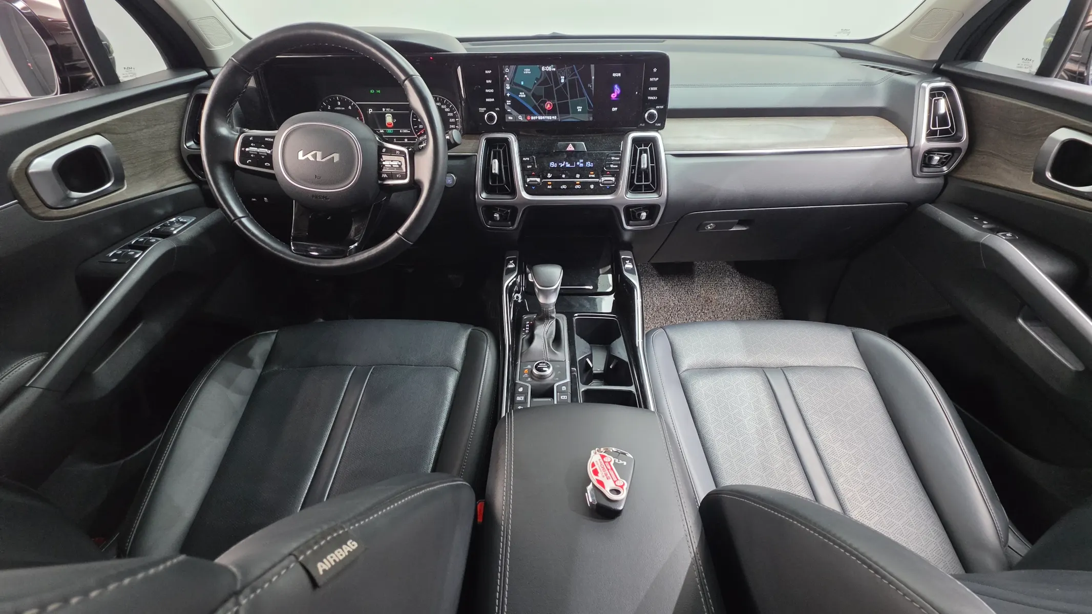 Kia 4 2.2 4WD 2021 4/5