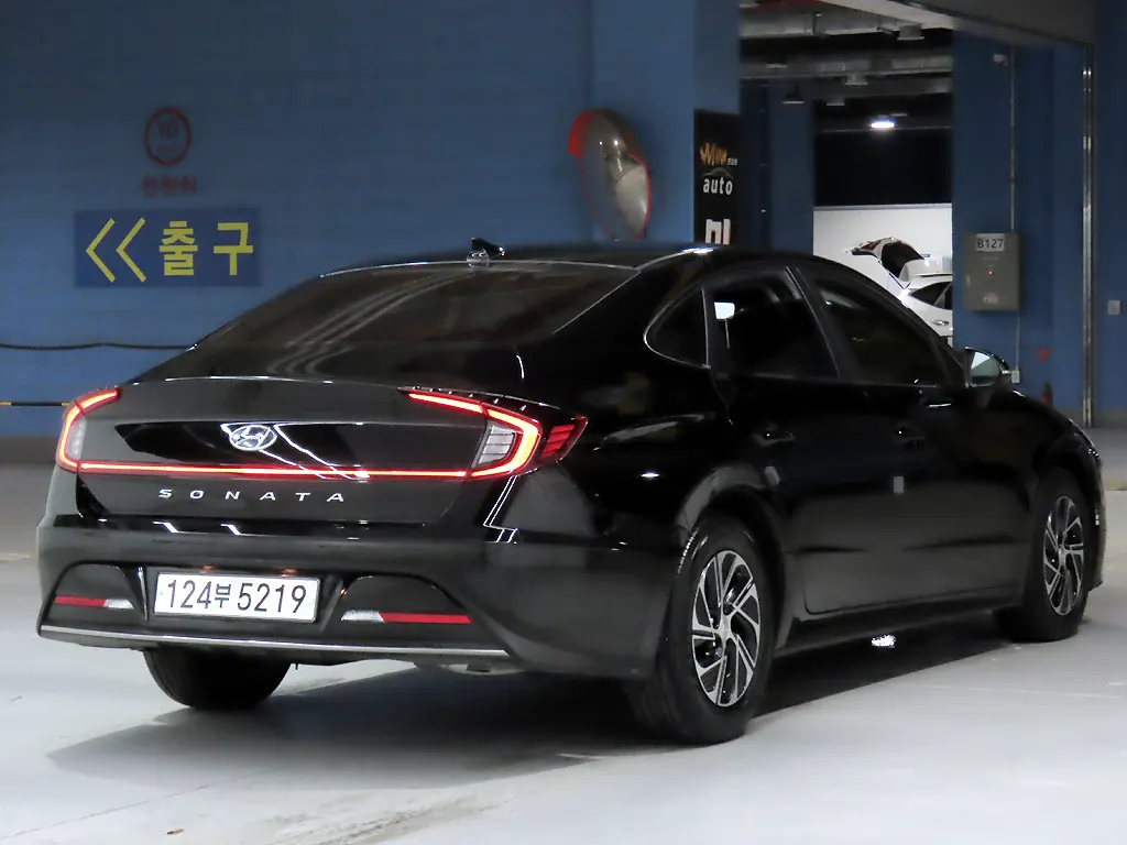 Hyundai (DN8) 2022 3/5