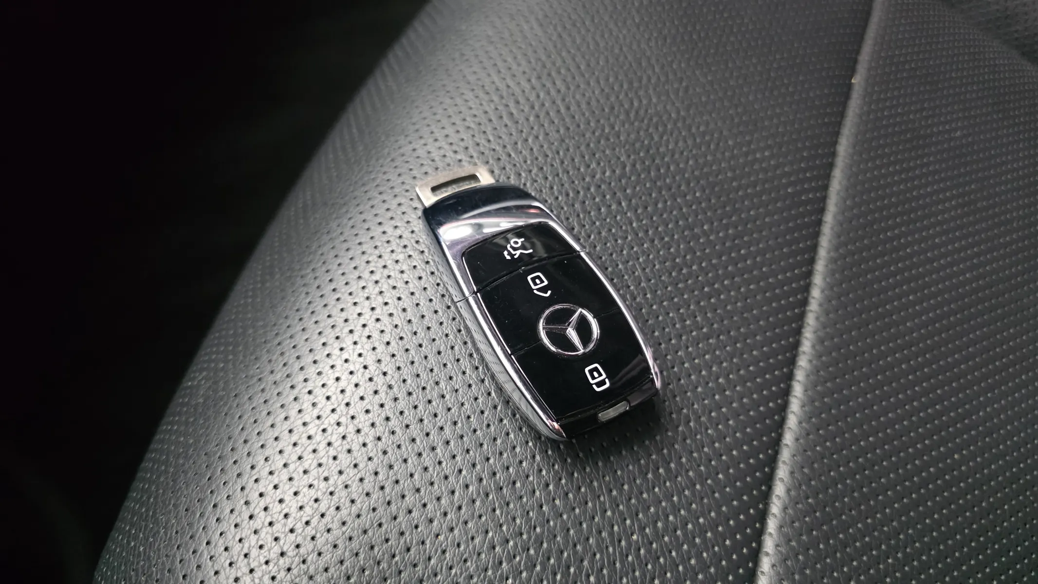 Mercedes-Benz E-Class W213 E220d 4MATIC AMG Line 2022 37/38