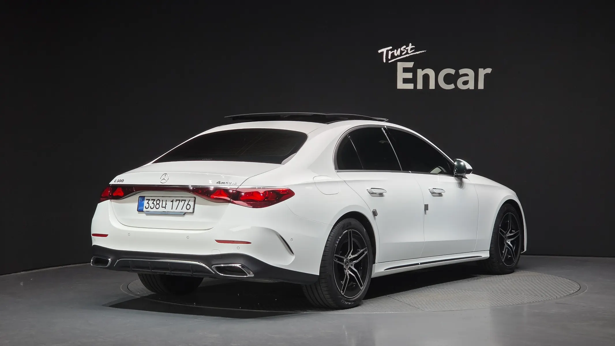 Mercedes-Benz E-Class W214 E200 AMG Line 2026 2/21