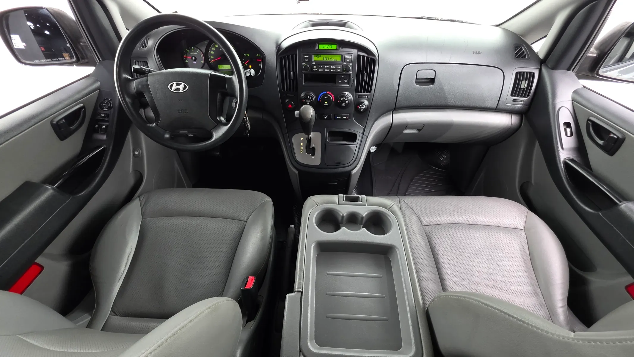 Hyundai Grand Starex 12 2012 4/5