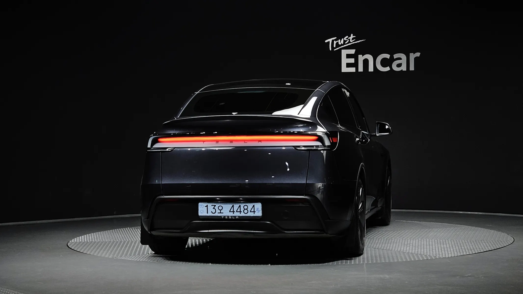 Tesla Y RWD 2025 3/5