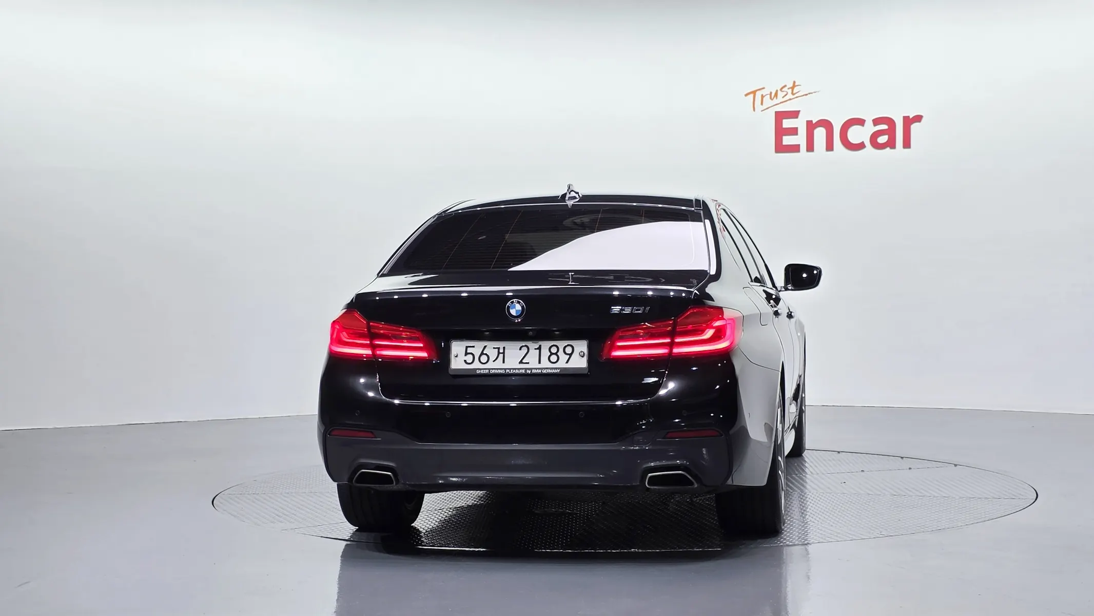 BMW 5 Series (G30) 530i M 2017 3/34