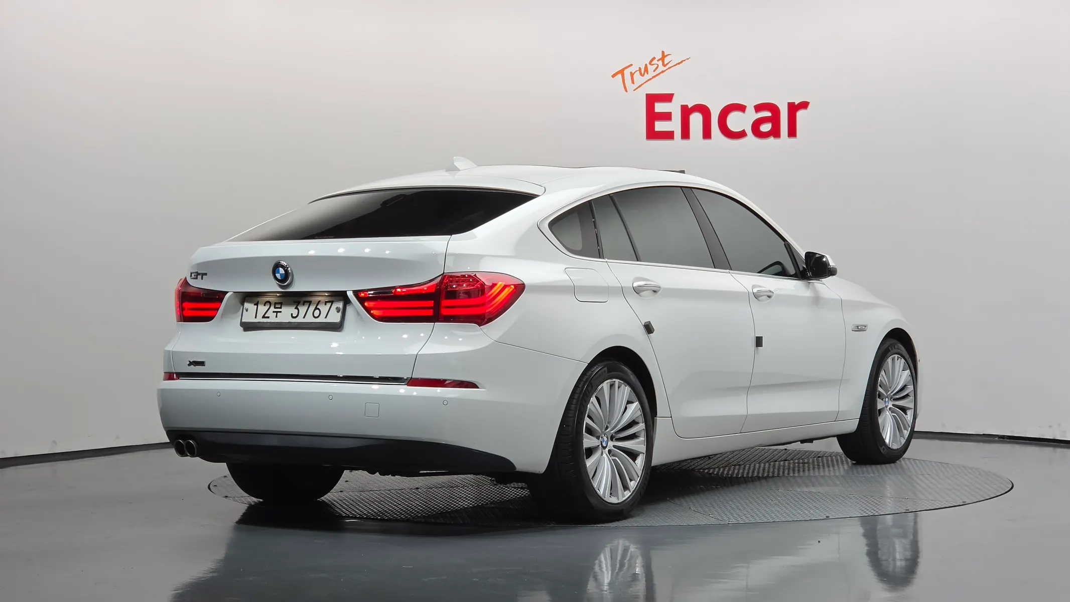 BMW 5 Series GT (F07) GT 30d xDrive 2015 2/21