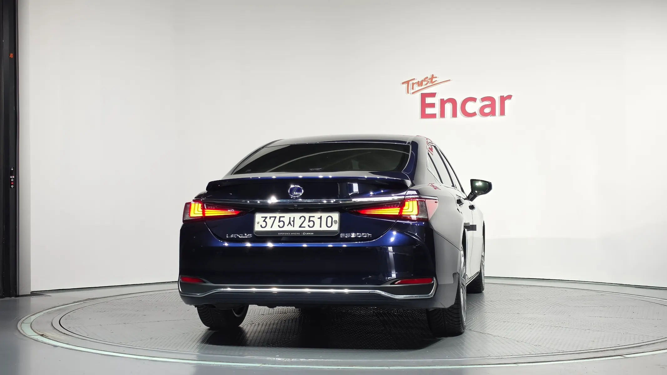 Lexus ES300h 7 2021 3/5