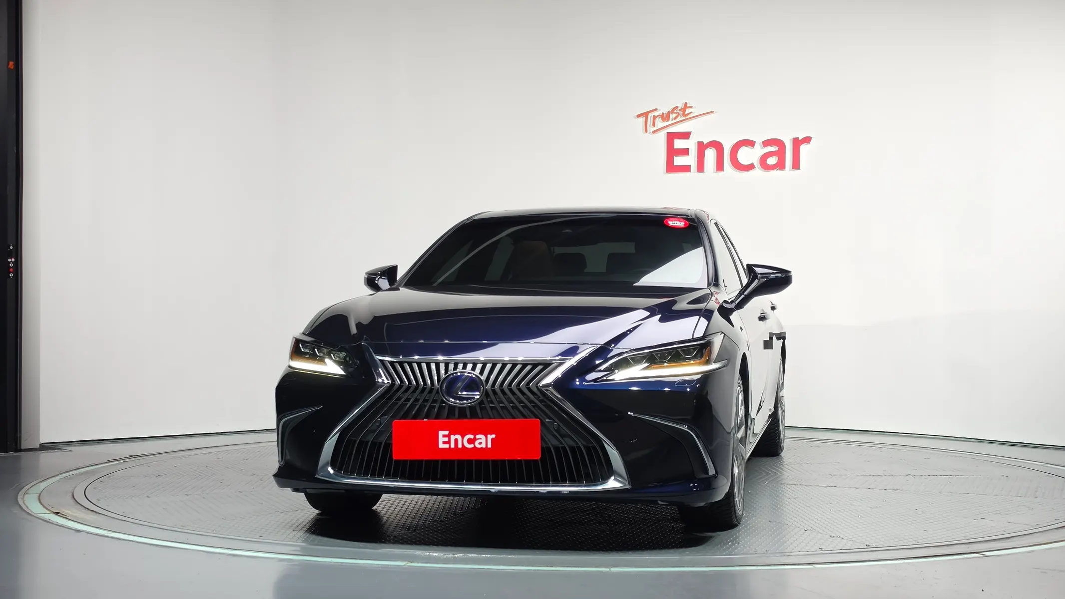 Lexus ES300h 7 2021 2/5