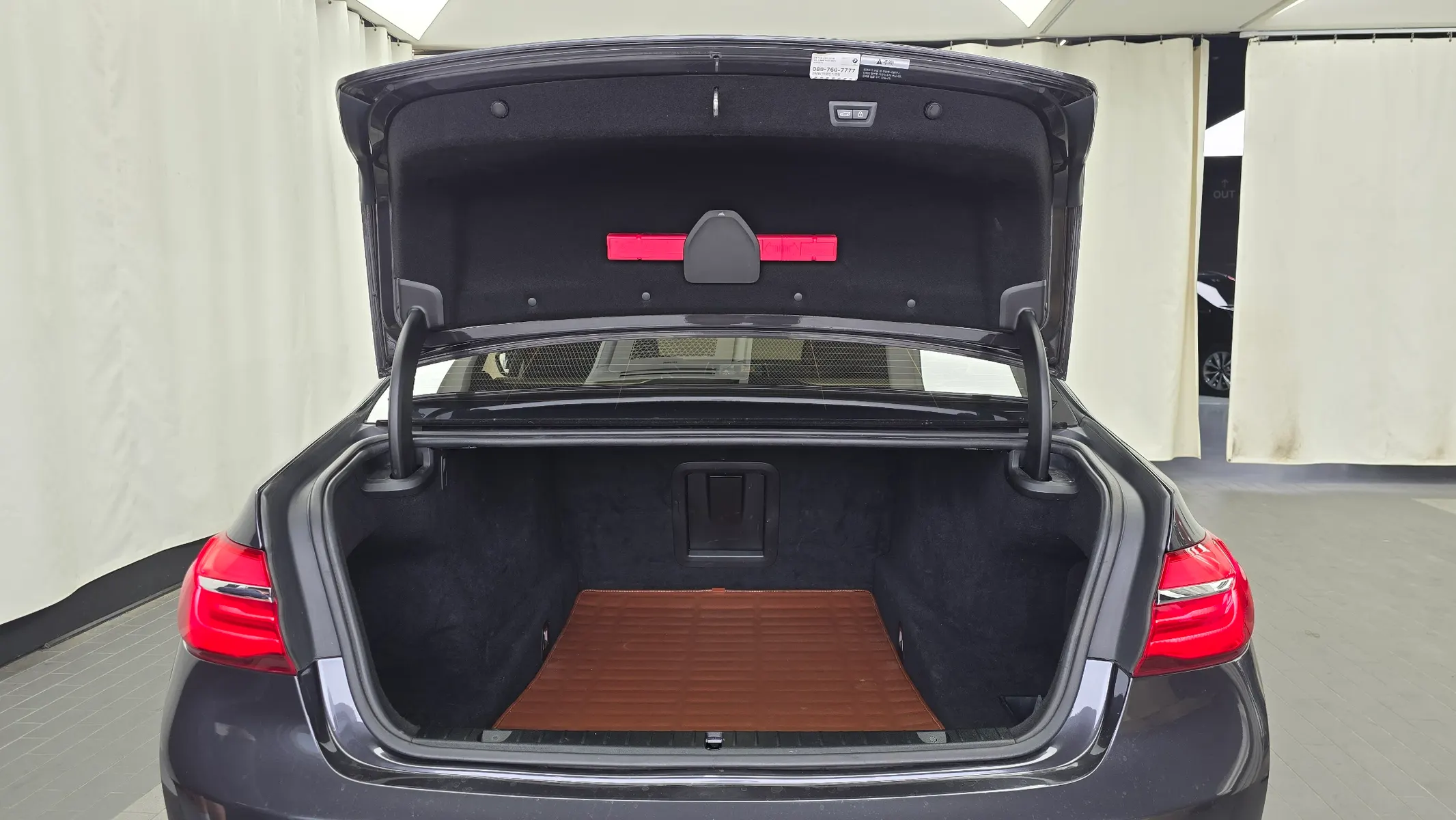 BMW 7 Series (G11) 750Li xDrive 2016 20/21