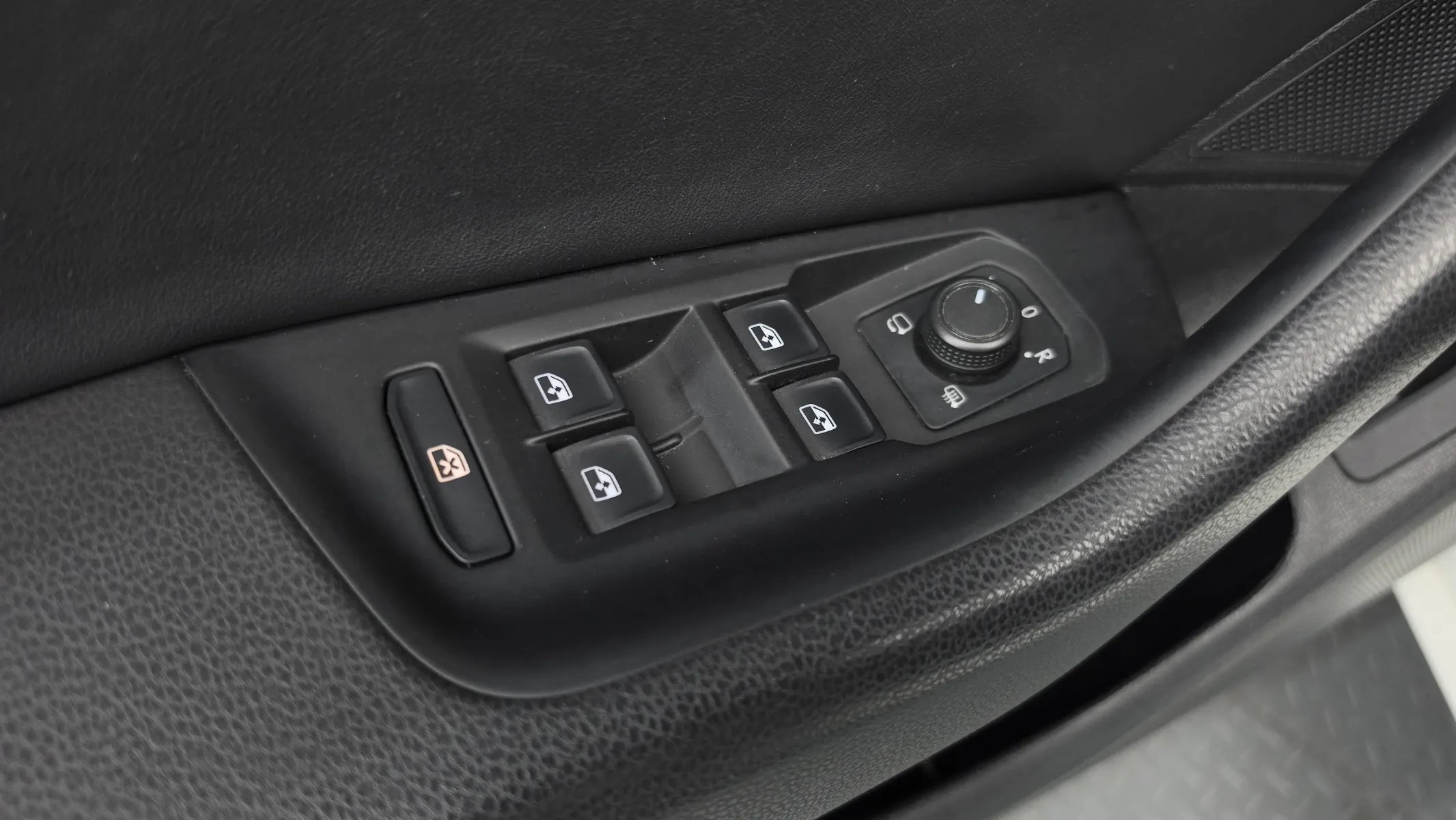 Volkswagen 아테온 2.0 TDI 2019 38/39