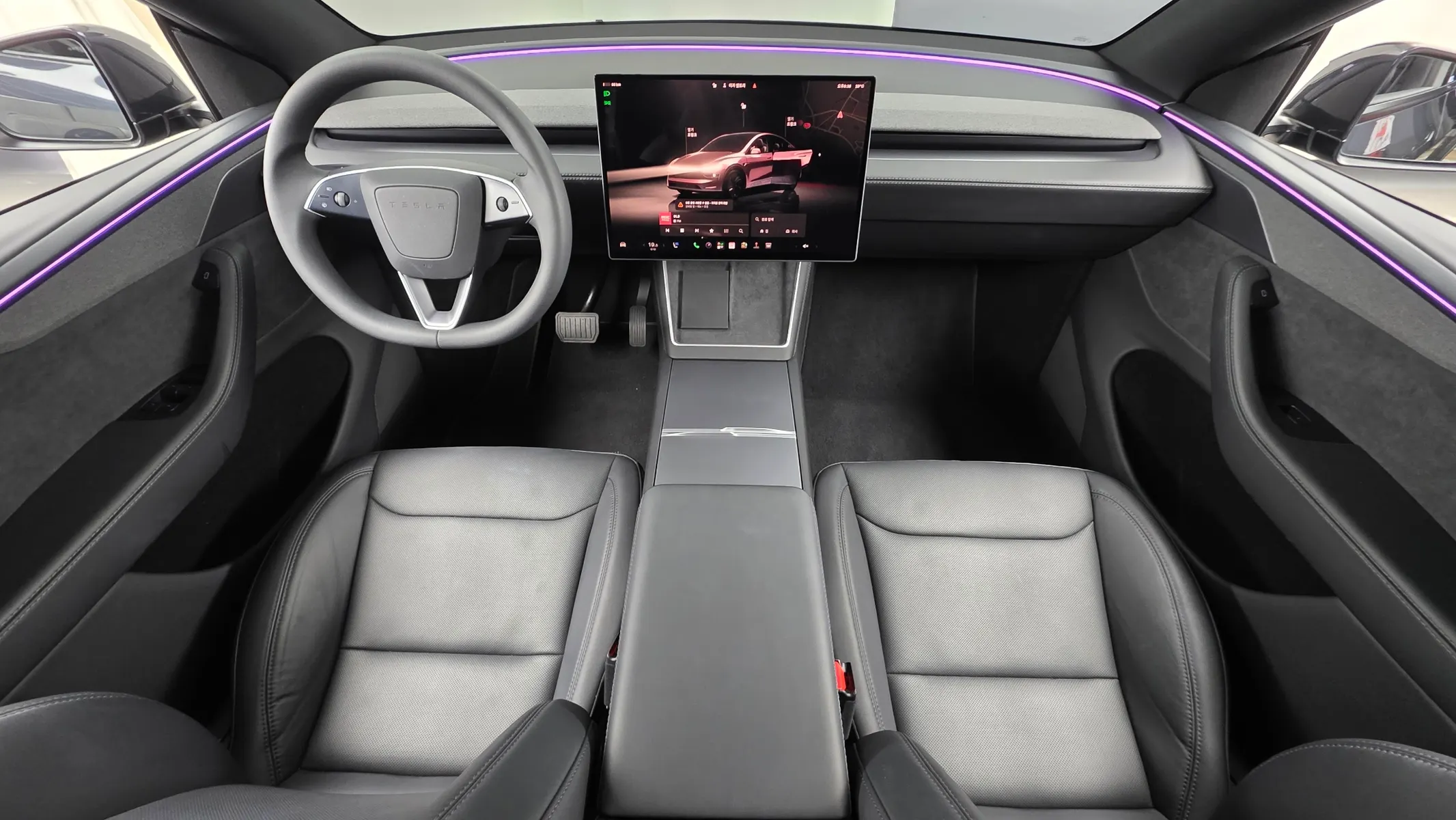 Tesla Y AWD 2026 4/5