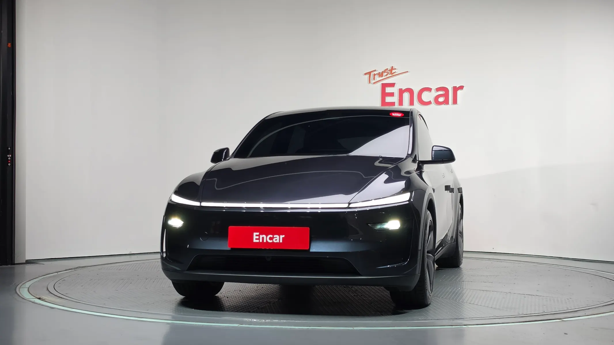 Tesla Y AWD 2026 2/5