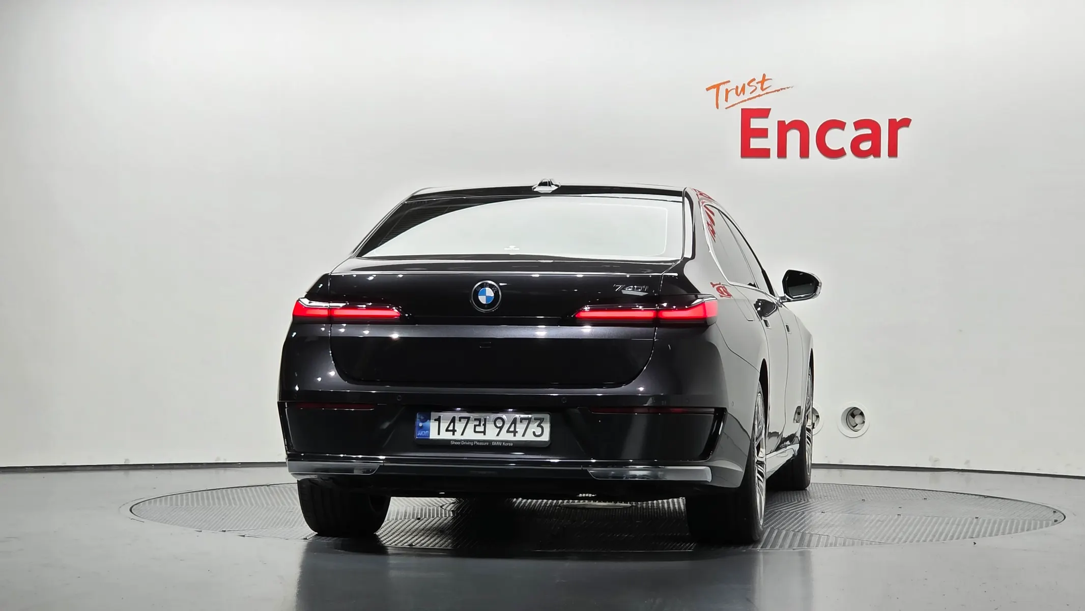 BMW 7 Series (G70) 740i sDrive 2023 3/39