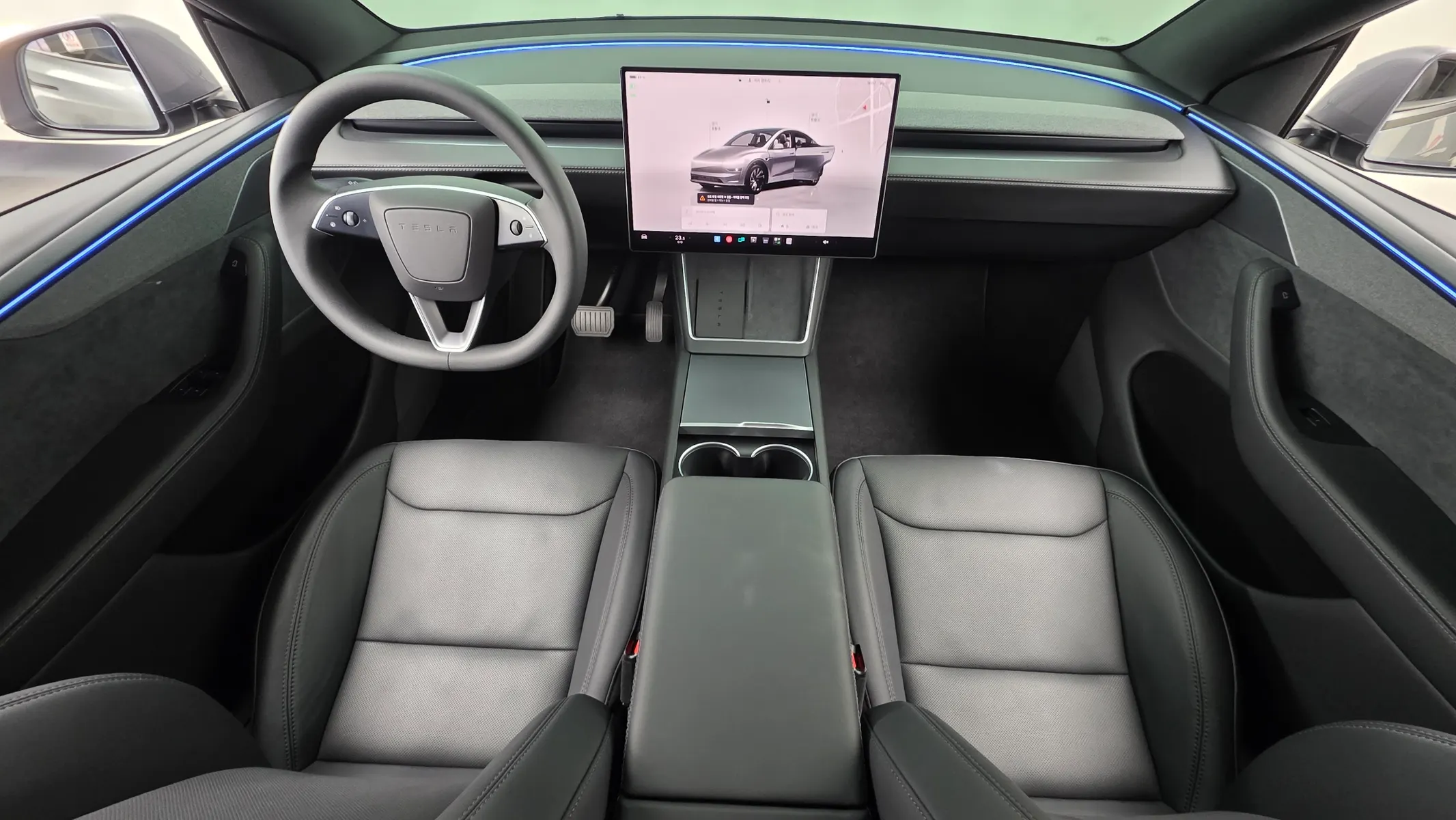 Tesla Y AWD 2026 4/5
