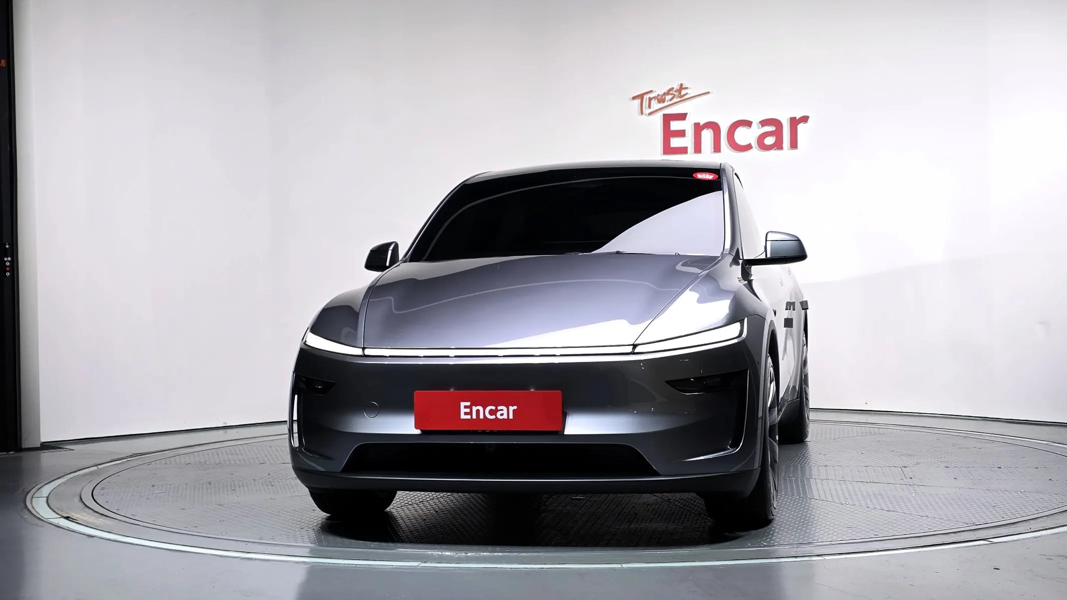 Tesla Y AWD 2026 2/5