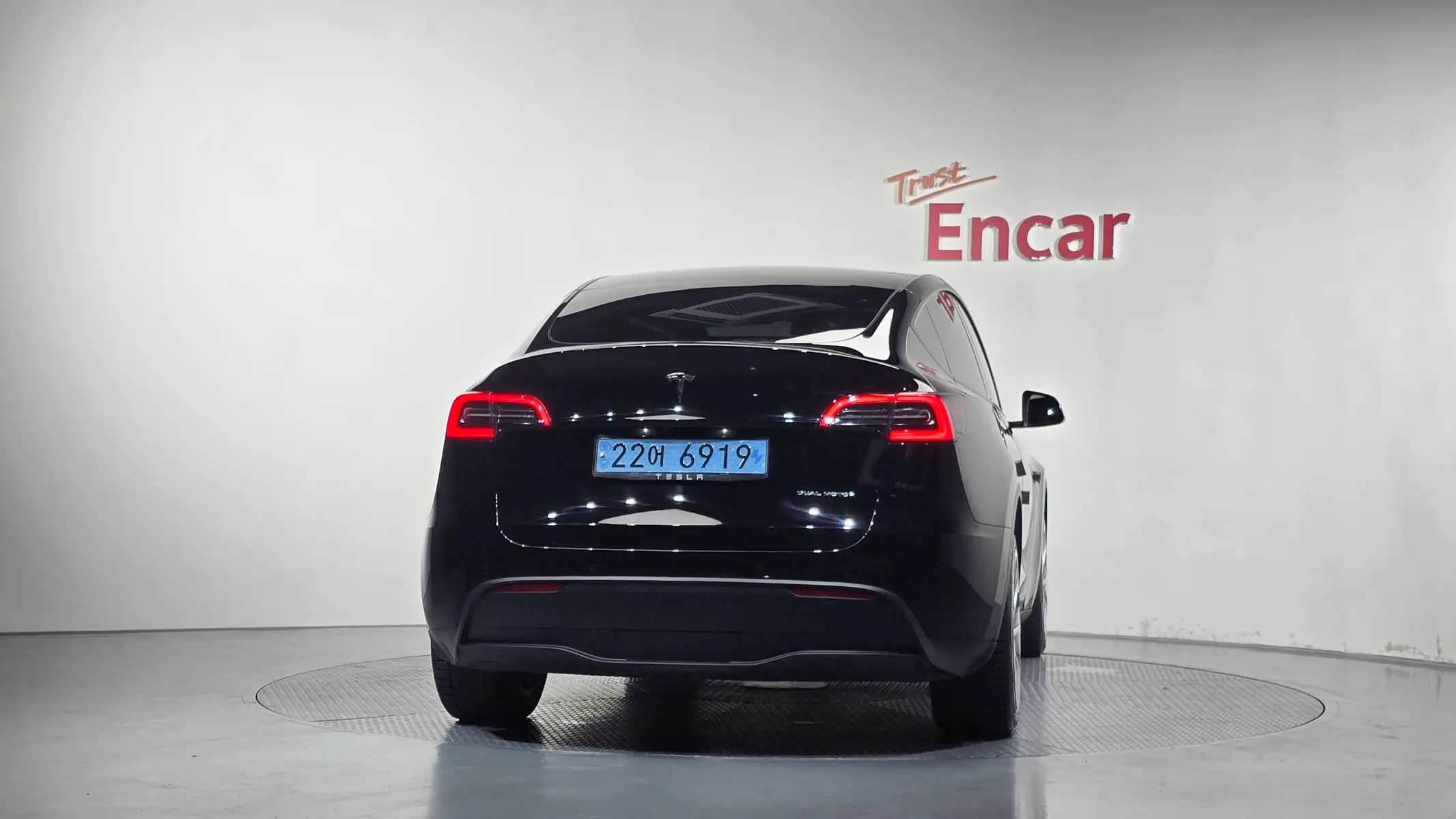 Tesla Y AWD 2022 3/5