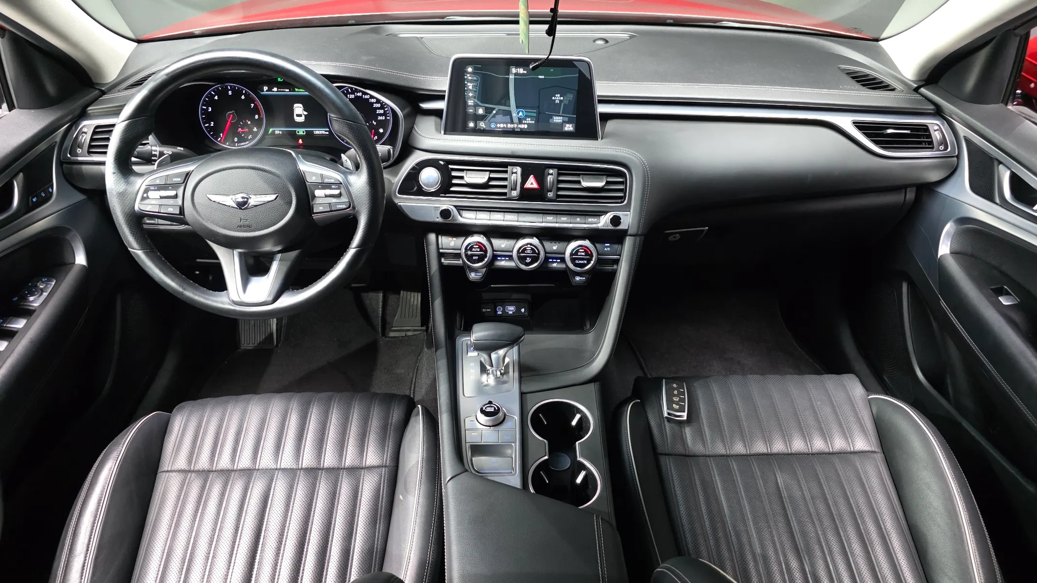 Genesis G70 2.0T AWD 2018 4/5