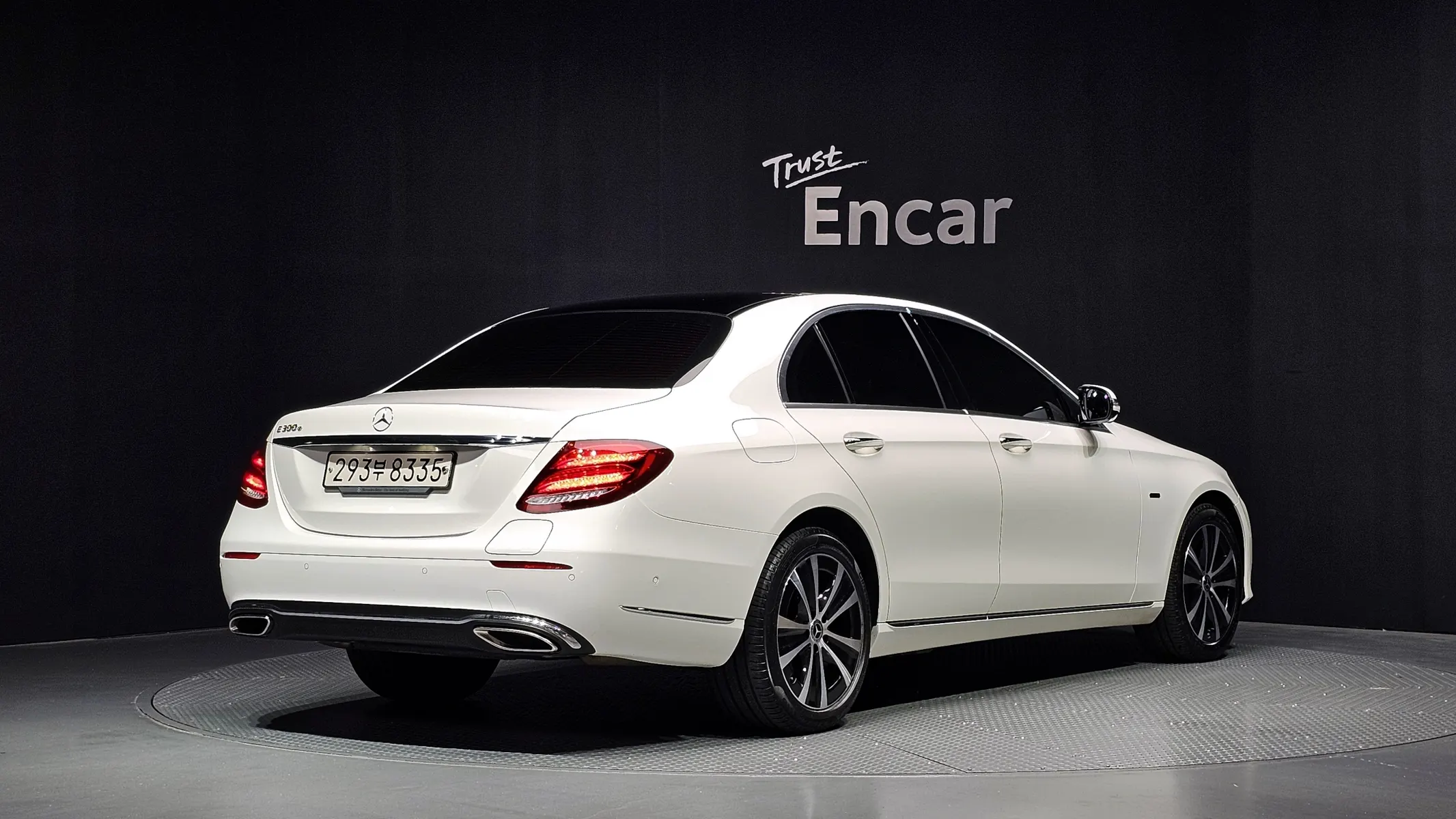 Mercedes-Benz E-Class W213 E300e 2019 2/34