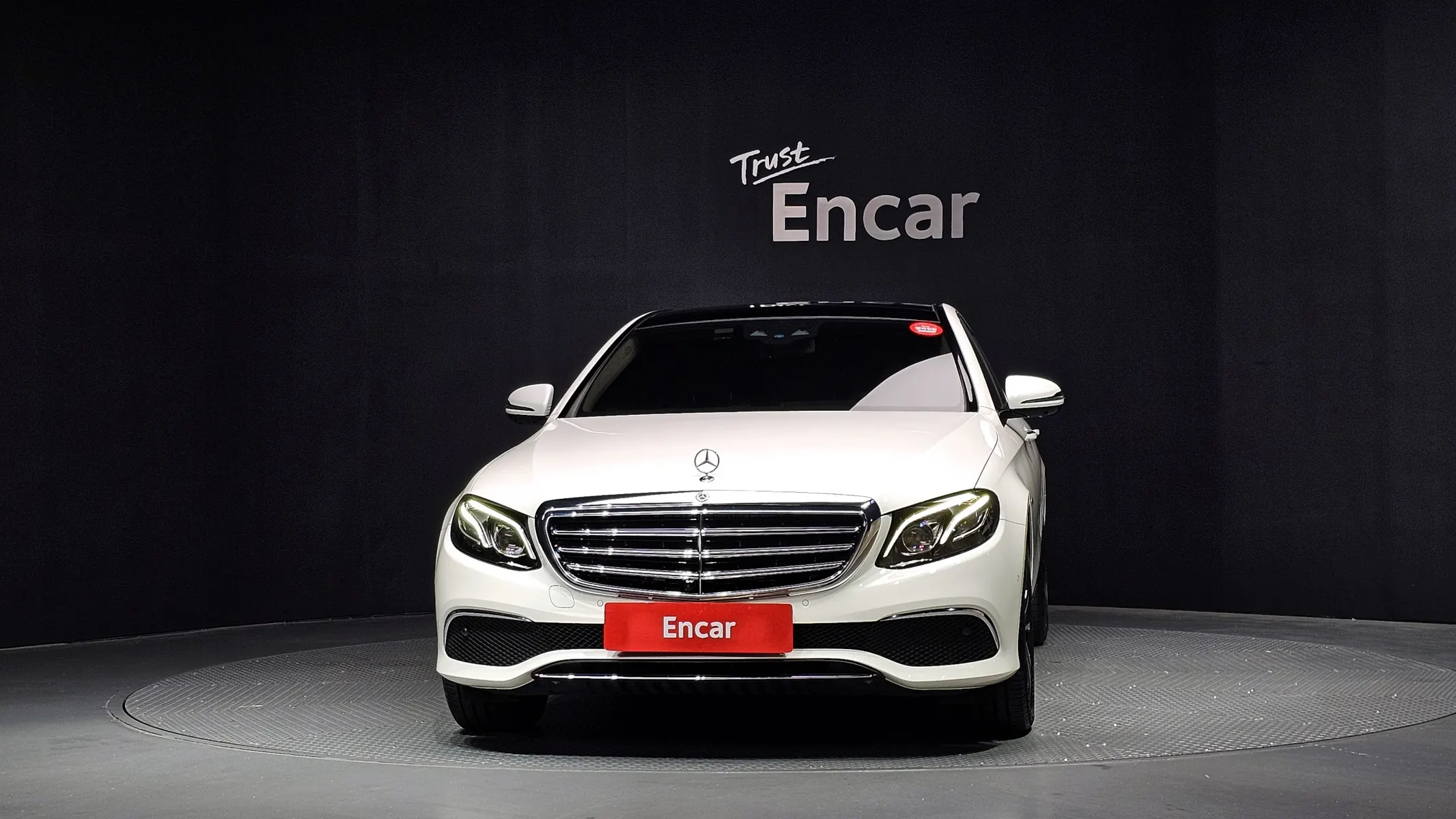 Mercedes-Benz E-Class W213 E300e 2019 3/34
