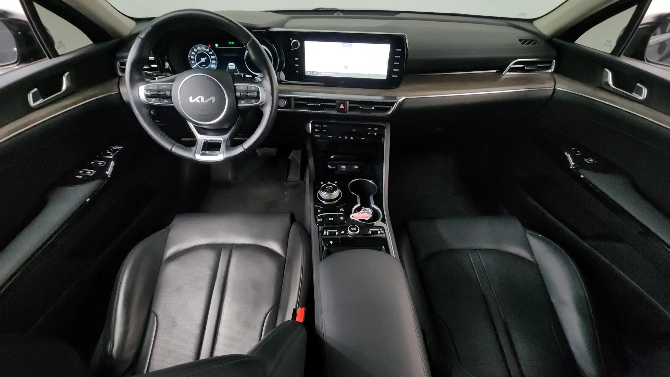 Kia K5 3 2.0 2023 4/5