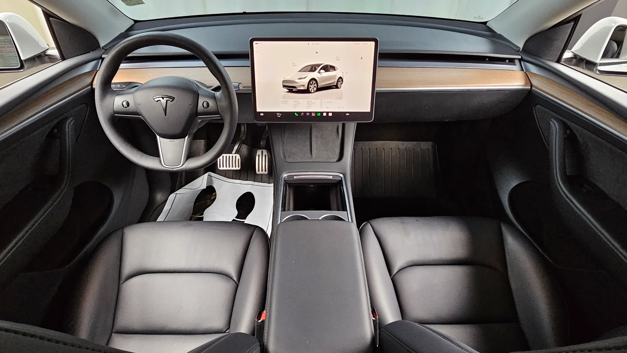 Tesla Y AWD 2023 4/5