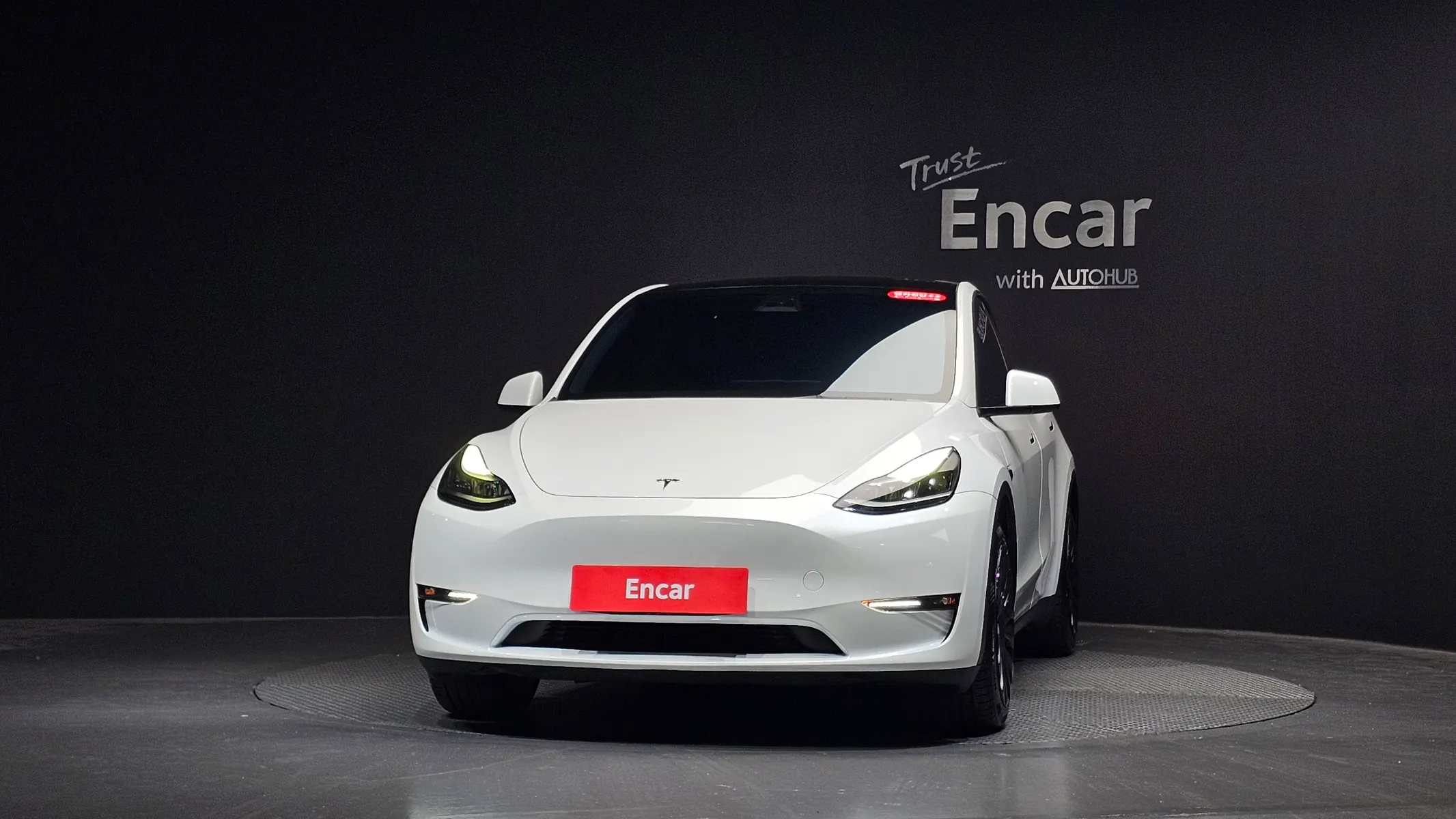 Tesla Y AWD 2023 2/5