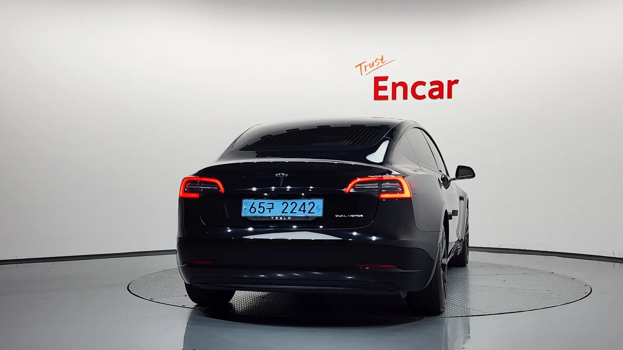 Tesla 3 AWD 2019 3/5