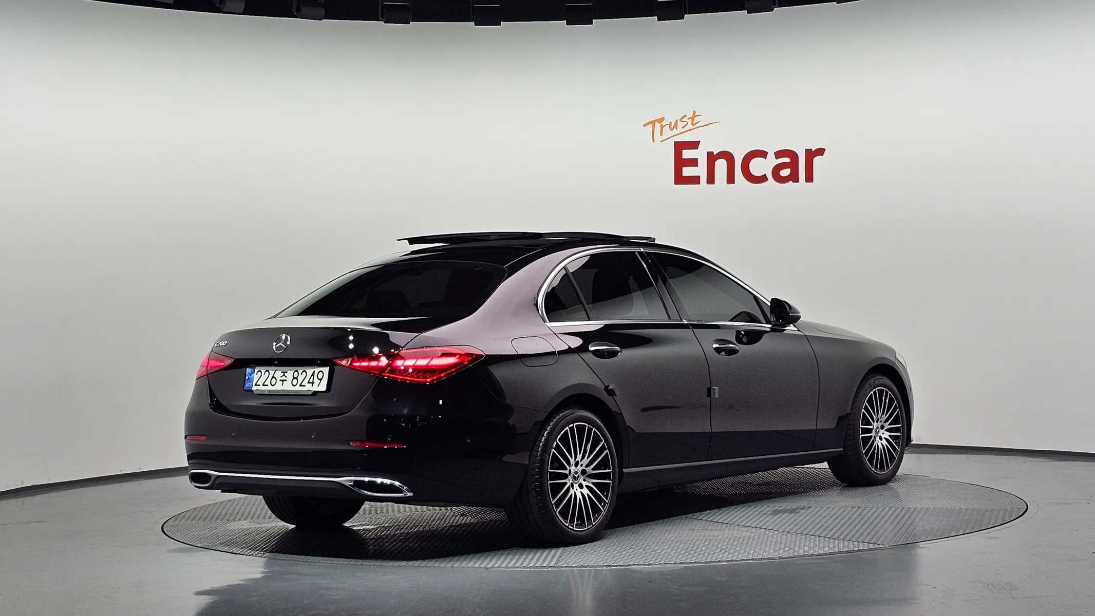 Mercedes-Benz C-Class W206 C200 2022 2/37