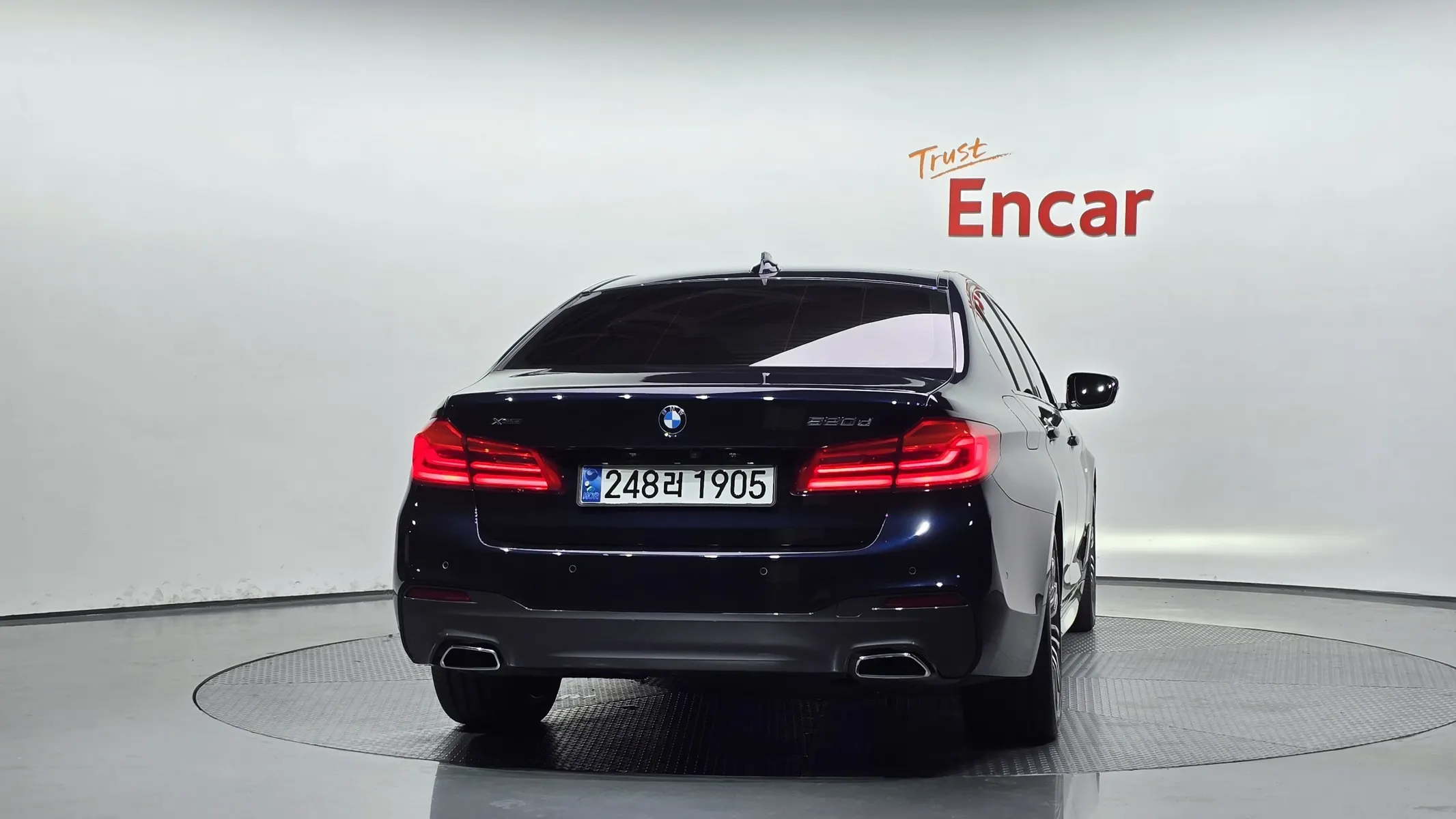 BMW 5 Series (G30) 520d M 2020 3/32