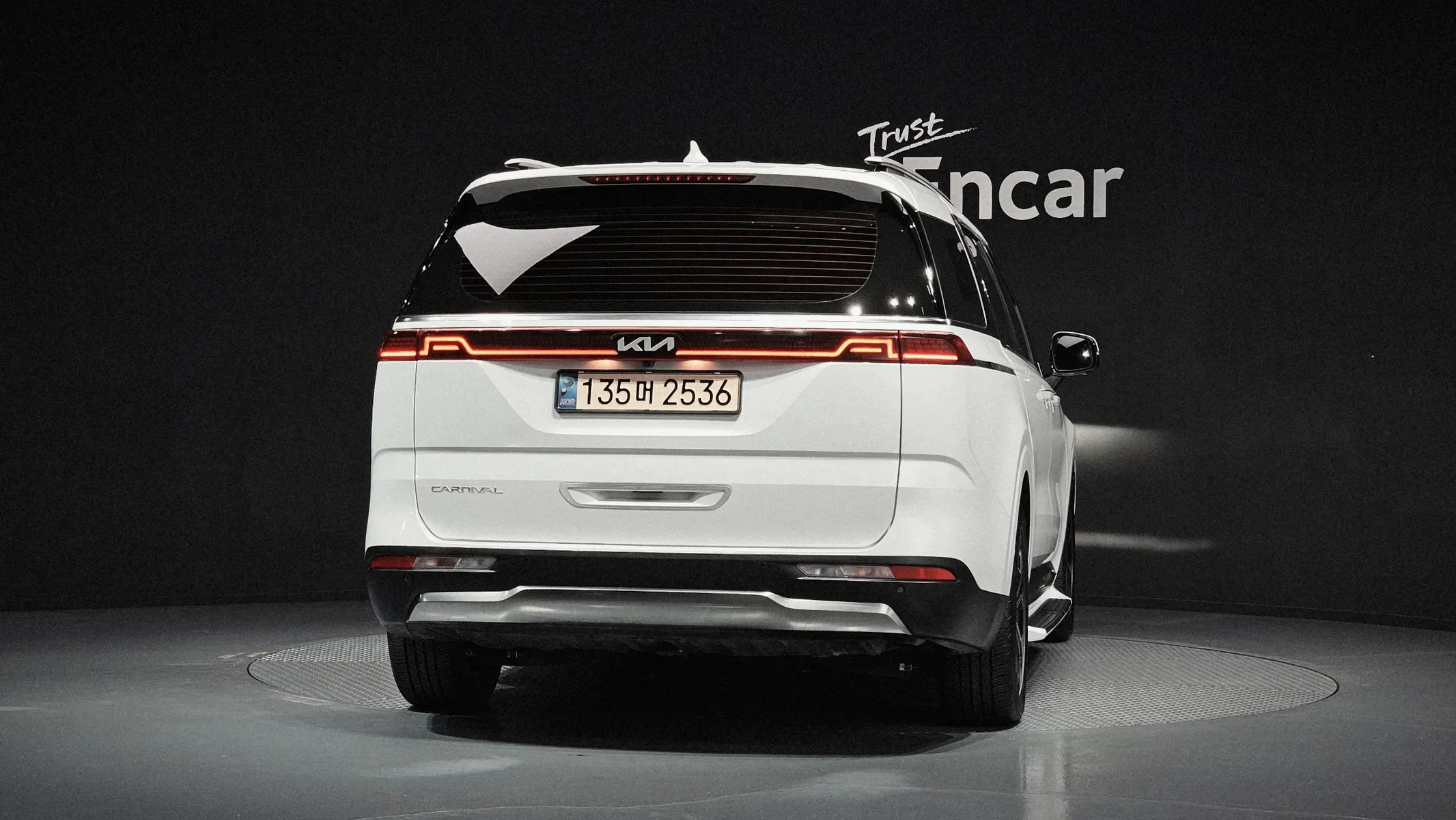 Kia Carnival 9 2022 3/5