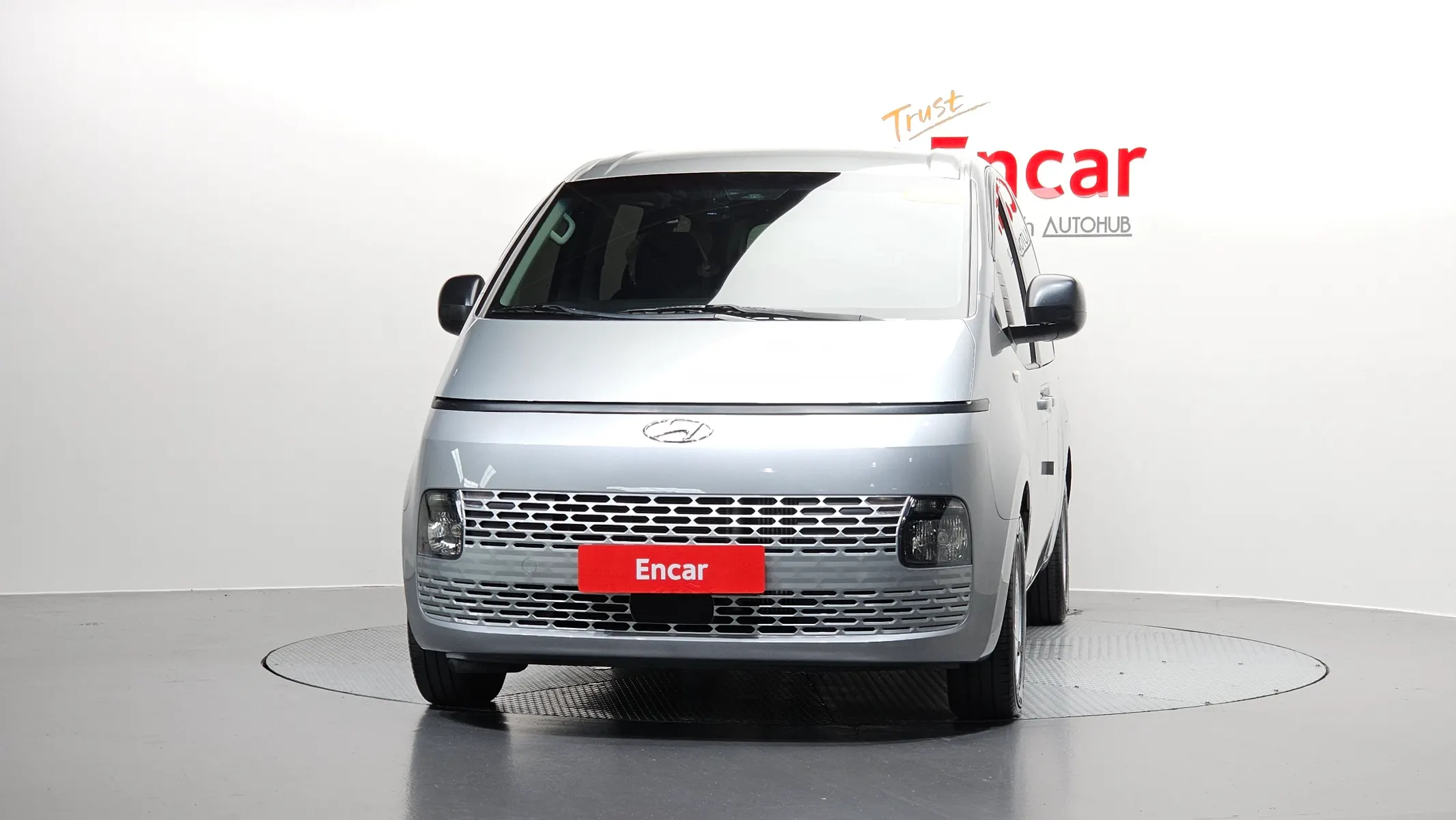 Hyundai Staria 11 2023 2/5