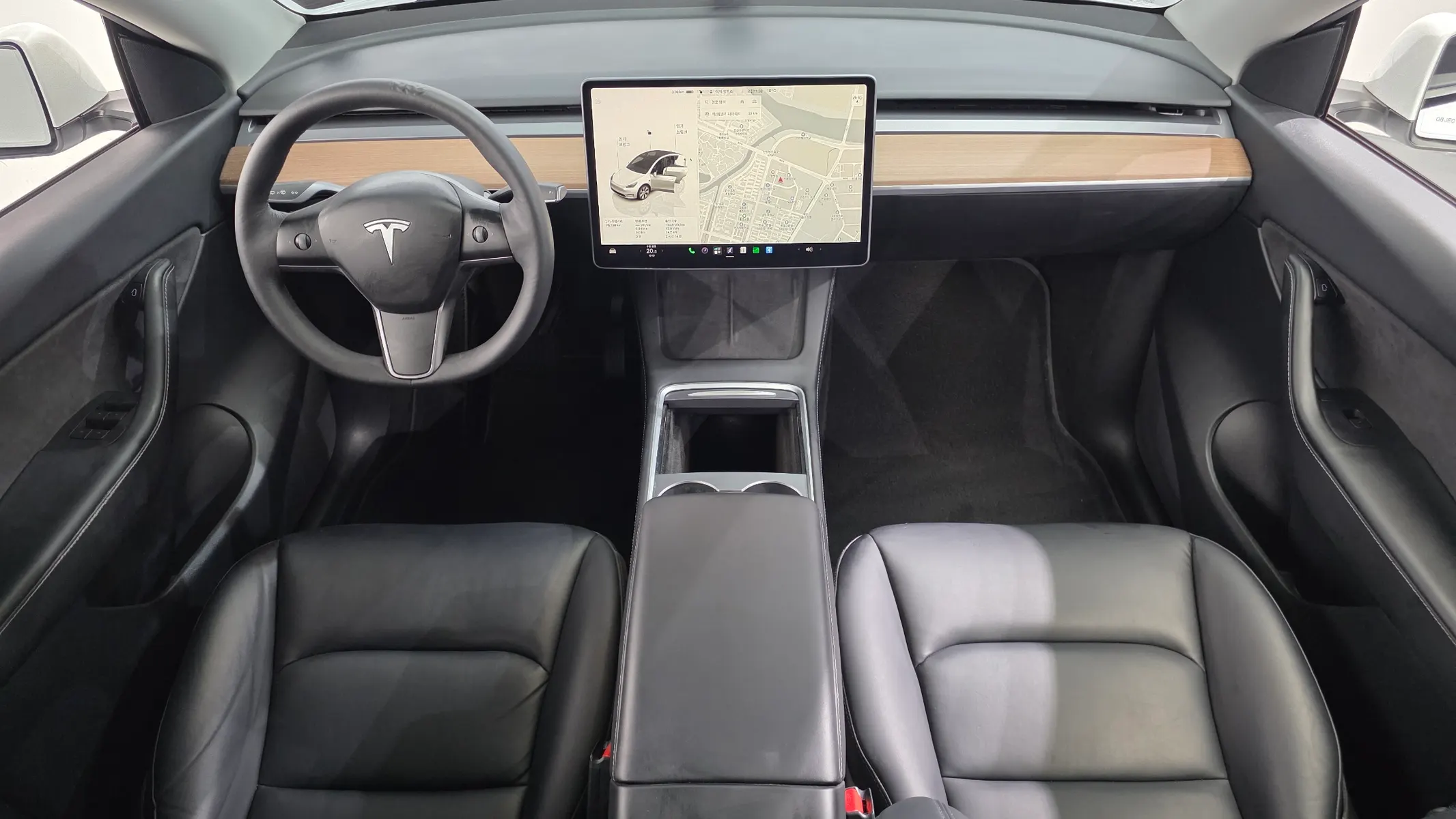 Tesla Y AWD 2022 4/5