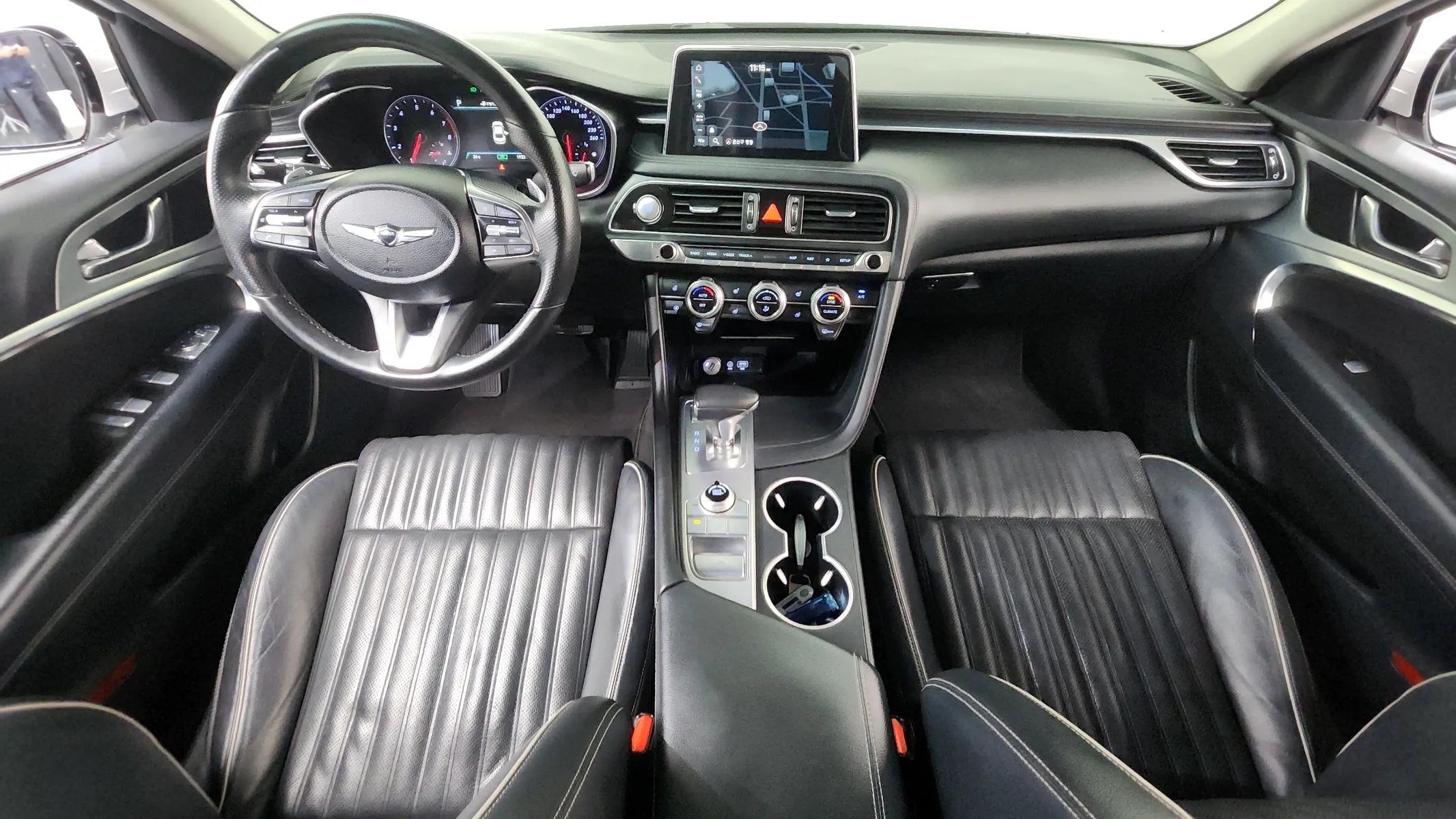Genesis G70 2.0T AWD 2018 4/5