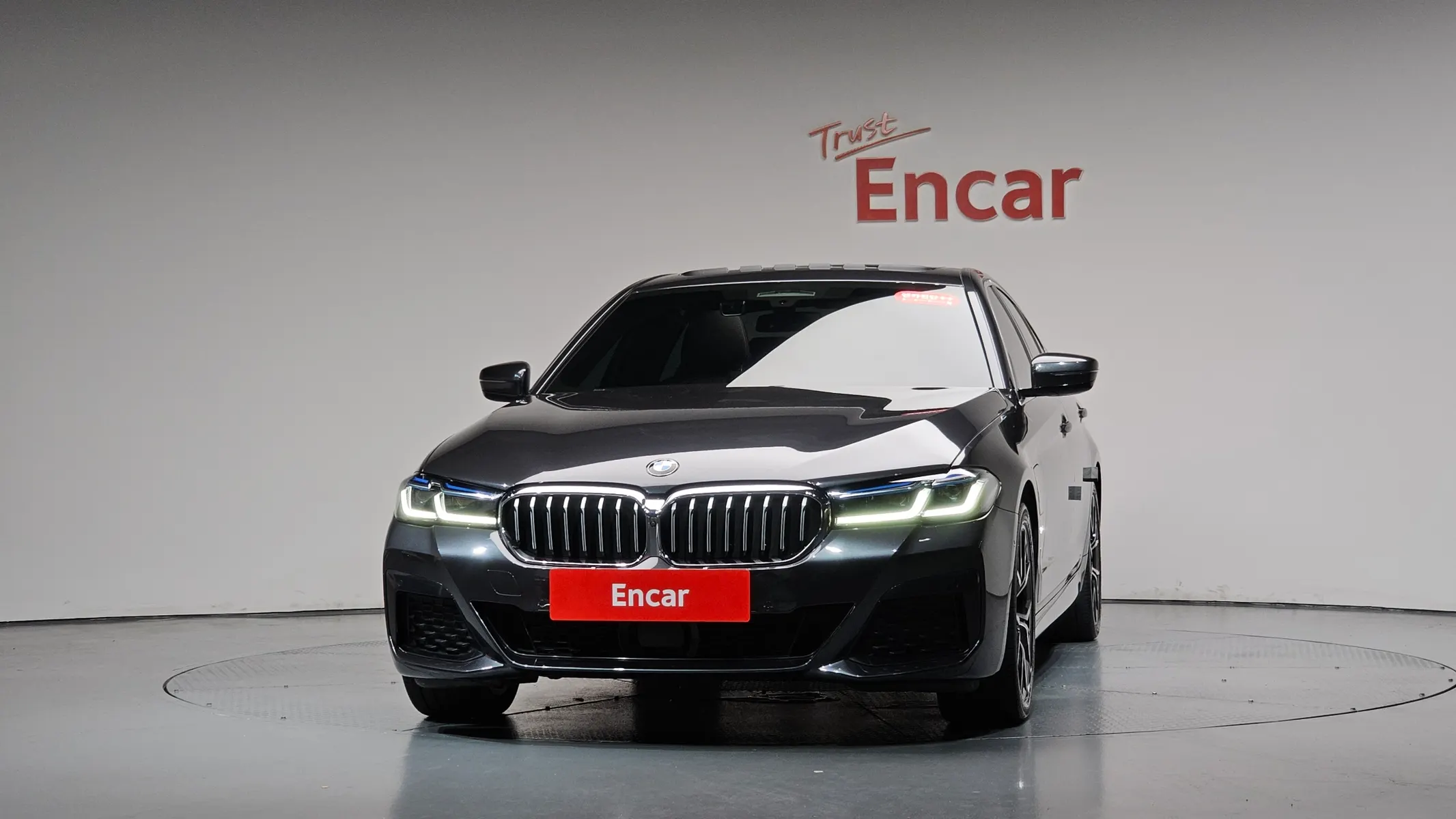 BMW 5 Series (G30) 530e M 2021 2/38