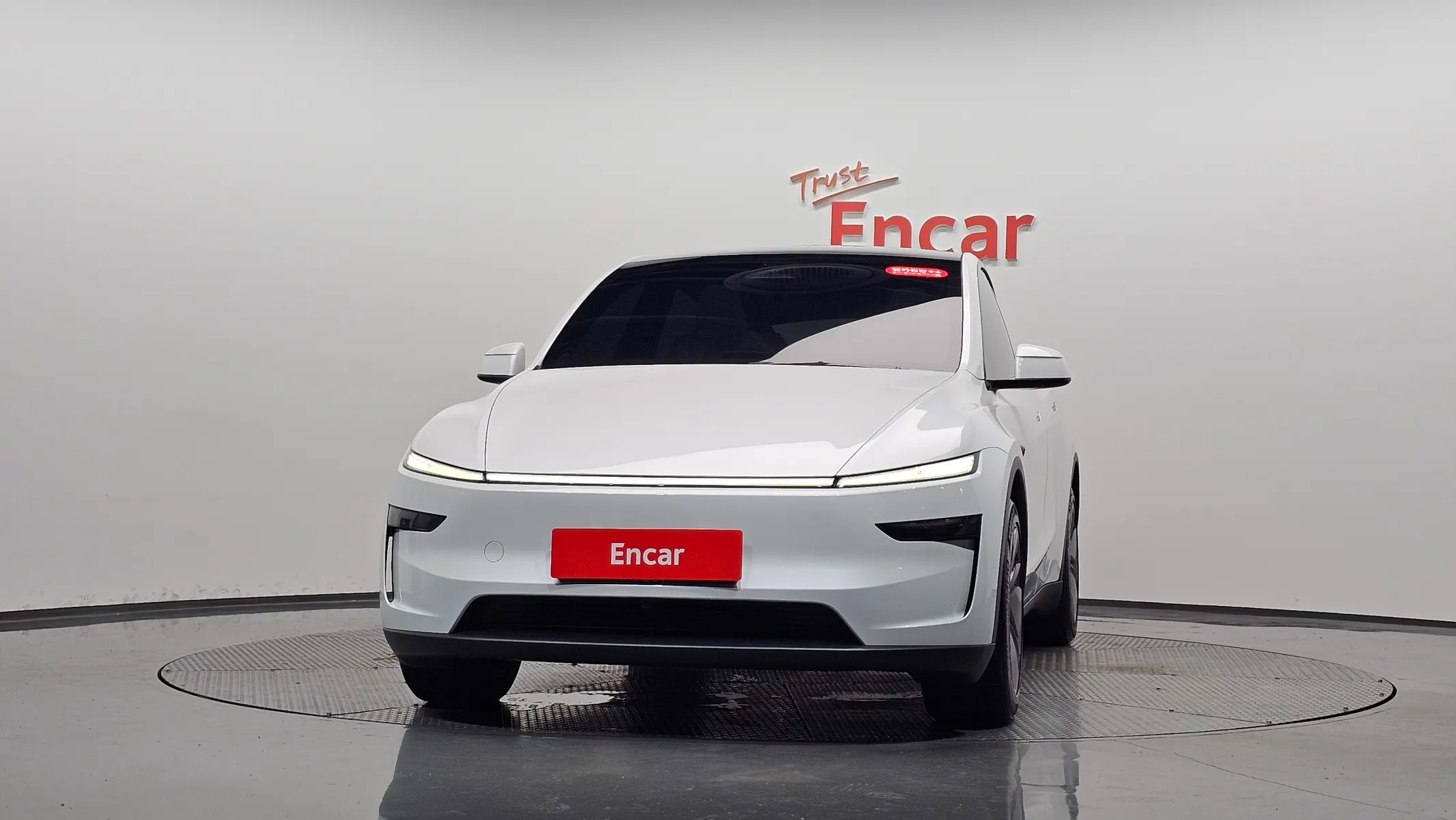 Tesla Y AWD 2026 2/5