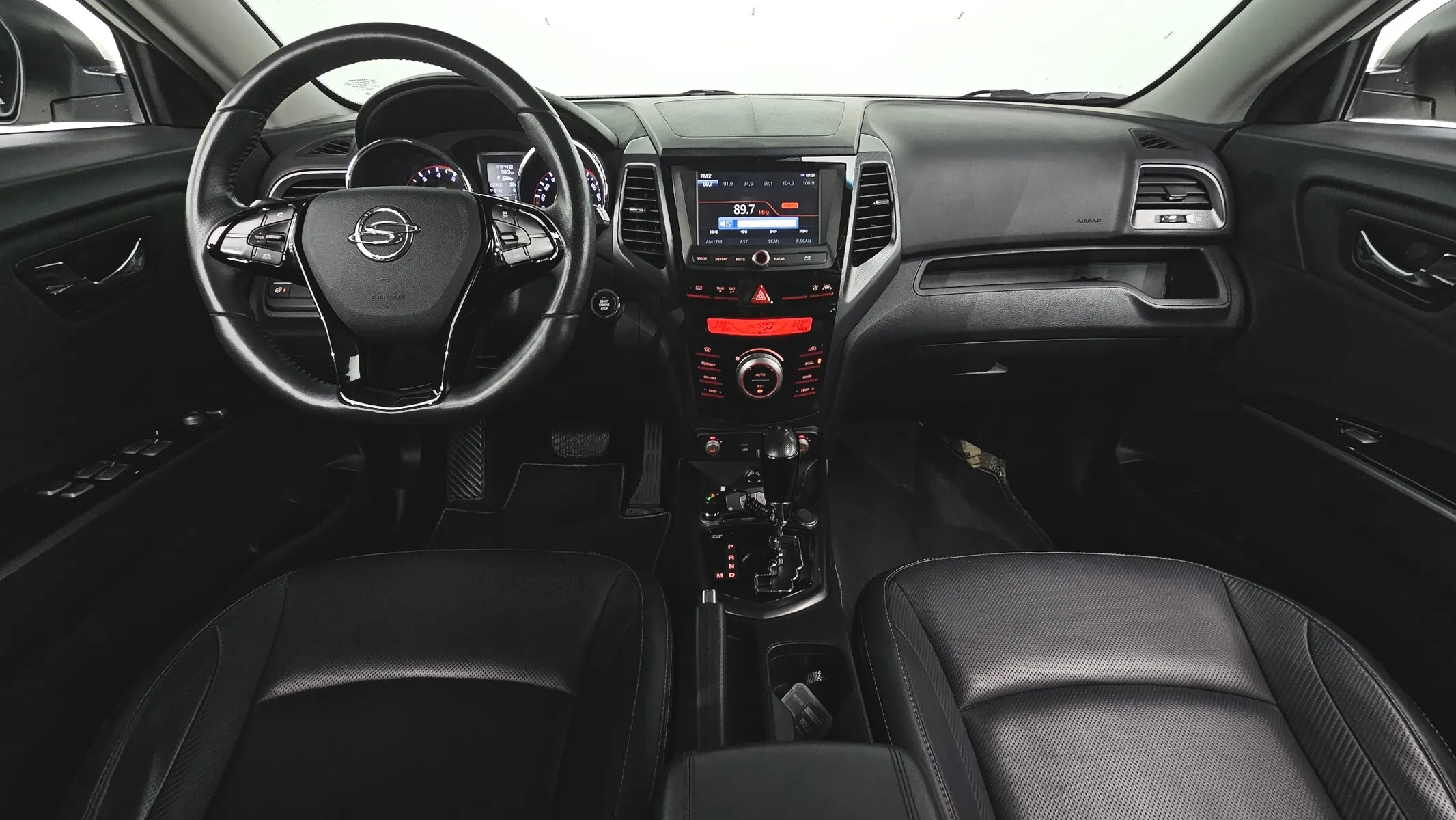 KG Mobility Tivoli LX 2WD 2017 4/5