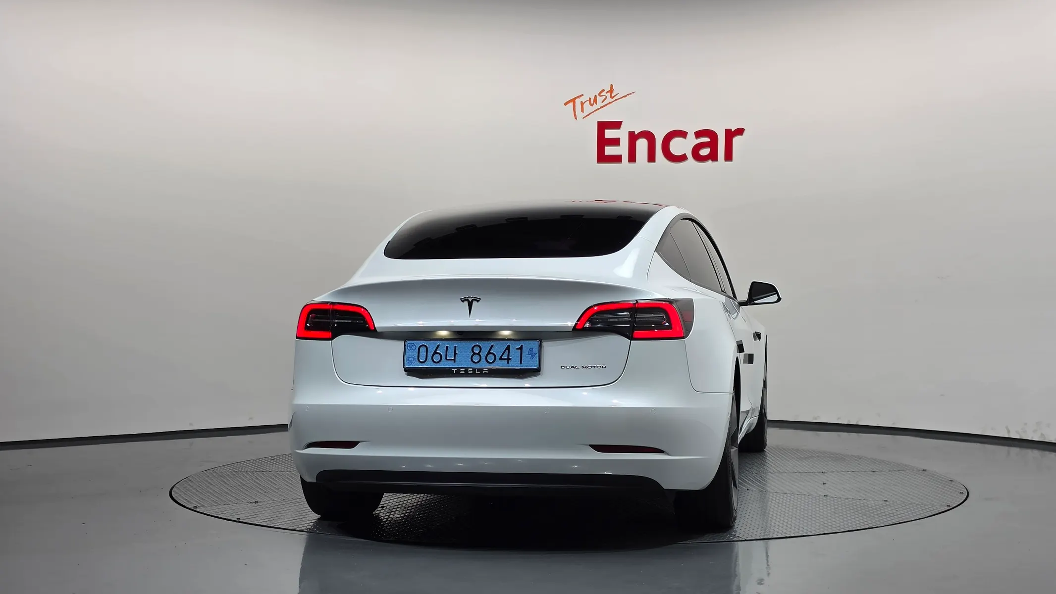 Tesla 3 AWD 2021 3/5