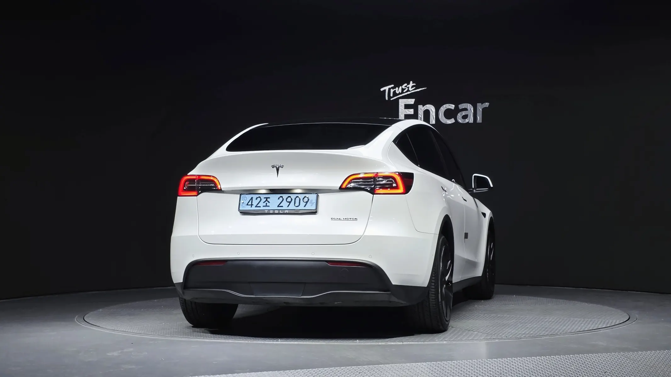 Tesla Y AWD 2022 3/5