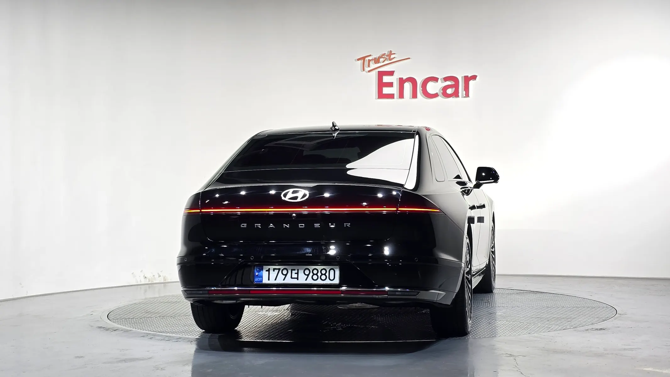 Hyundai (GN7) 2024 3/5