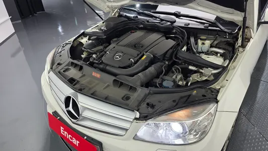 Mercedes-Benz C-Class W204 C200 CGI 2010 6