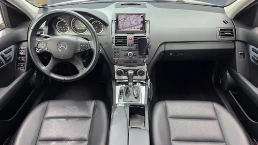 Mercedes-Benz C-Class W204 C200 CGI 2010 7