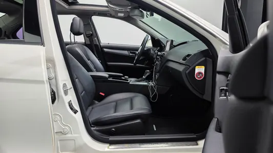 Mercedes-Benz C-Class W204 C200 CGI 2010 11