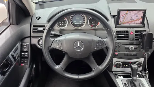 Mercedes-Benz C-Class W204 C200 CGI 2010 13