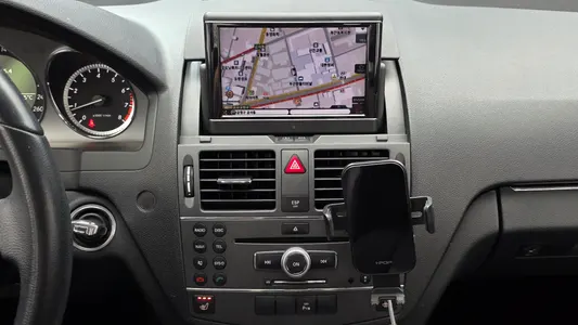 Mercedes-Benz C-Class W204 C200 CGI 2010 14