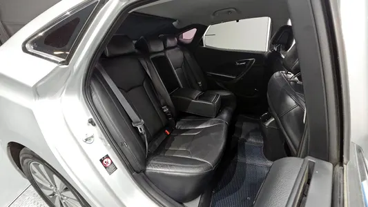 Hyundai HG 2014 12