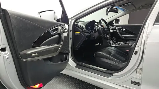 Hyundai HG 2014 10