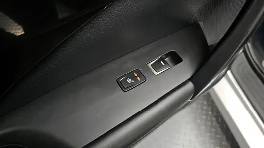 Hyundai HG 2014 17